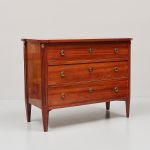 1052 6243 CHEST OF DRAWERS